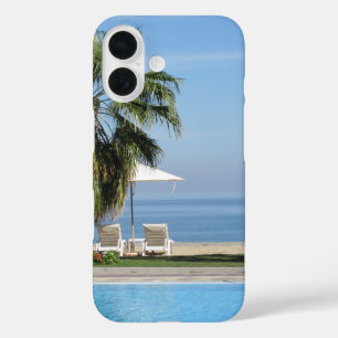 ビーチ、傘、プール、椅子、海、ヤシの木 iPhone 16ケース