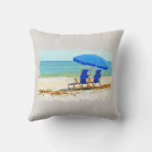 ビーチ、傘、海及び椅子 クッション (裏面)