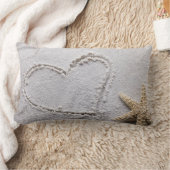 ビーチwのヒトデのテンプレートで砂で描かれるハート ランバークッション (ブランケット)