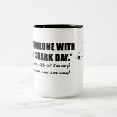 ビートベビーの鮫のマグとの誰か ツートーンマグカップ (中央)