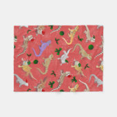 ビードドラゴンモーフホリデーレッド フリースブランケット (正面(横))