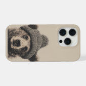 ビーニーを被ったかわいいクマ - 冬のぬくもりを感じる動物デザイン iPhoneケース (裏面横)