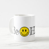 ビーハッピータイポグラフィスマイル顔絵文字コーヒーマグ コーヒーマグカップ (正面左)