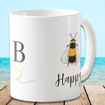 ビーハッピーモノグラム コーヒーマグカップ<br><div class="desc">この可愛いコーヒーマグは飾水色のハチミツとスクリプスタイリッシュトタイポグラフィを持つ。モノグラムで簡単にカスタマイズ。オリジナル水彩©ミケーレ・デイヴィス。</div>
