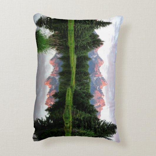 ビーバーの池上のTetonの壮大な反射 アクセントクッション (裏面(縦))