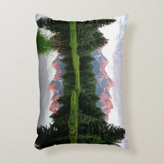 ビーバーの池上のTetonの壮大な反射 アクセントクッション (正面(垂直))