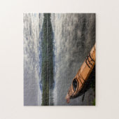 ビーバー湖の岸に木製のカヤック ジグソーパズル (縦)