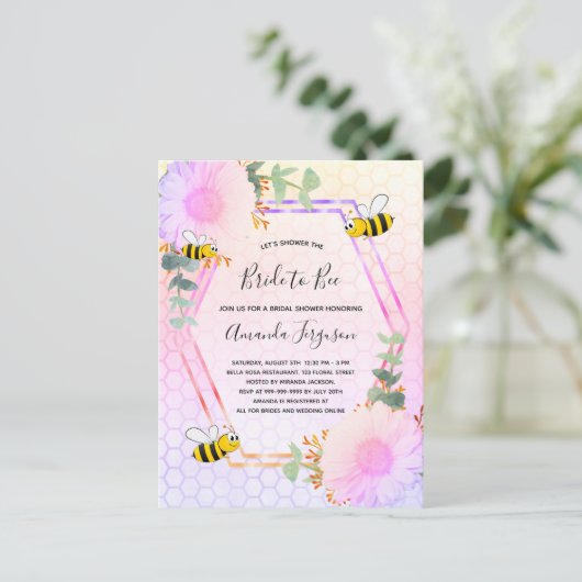 ビーブライダルシャワーレインボー緑の花嫁へビー インビテーションポストカード (スタンド正面)