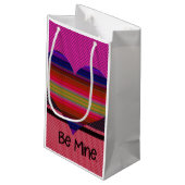ビーマイニングバレンタインレインボーハート スモールペーパーバッグ (裏面アングル)