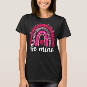 ビーミンヒョウレインボーハートハッピーバレンタインデー Tシャツ