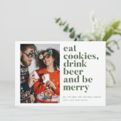 ビールおもしろいカップル写真クリスマスを飲む シーズンカード (スタンド正面)