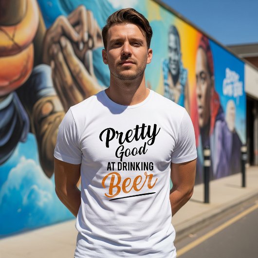 ビールかわいらしを飲むのが得意だ Tシャツ