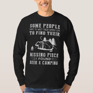 ビールとキャンプ:私のパーフェッ恋しく思ト作品 Tシャツ