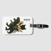 ビールとティラノサウルスに乗った猫の侍 | レトロな日本風アート ラゲッジタグ (正面横)