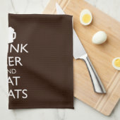 ビールとブラットを飲食べみる キッチンタオル (四つ折り)