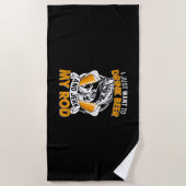 ビールと魚釣りを飲みたいフィッシャー ビーチタオル (正面)