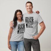 ビールのおもしろい飲み物のシャツ – ビール好きのギフト Tシャツ (ユニセックス)