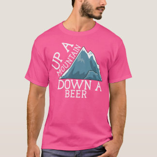 ビールのクラフトビアハイキングおもしろいの山を登る Tシャツ