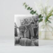 ビールの樽を破壊， 1924 ポストカード (スタンド正面)