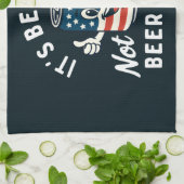 ビールはビールは飲めないおもしろいパーティー キッチンタオル (折り畳み)