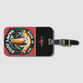 ビールは私の幸せなジュースの山の夕日 ラゲッジタグ (正面横)