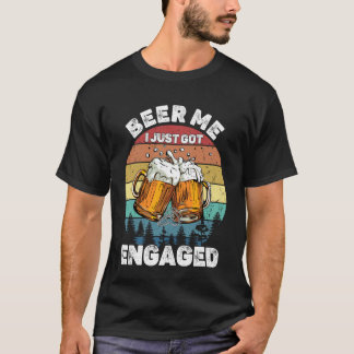 ビールをください、つきあってください！冗談で楽しいパーティーのお祝い Tシャツ