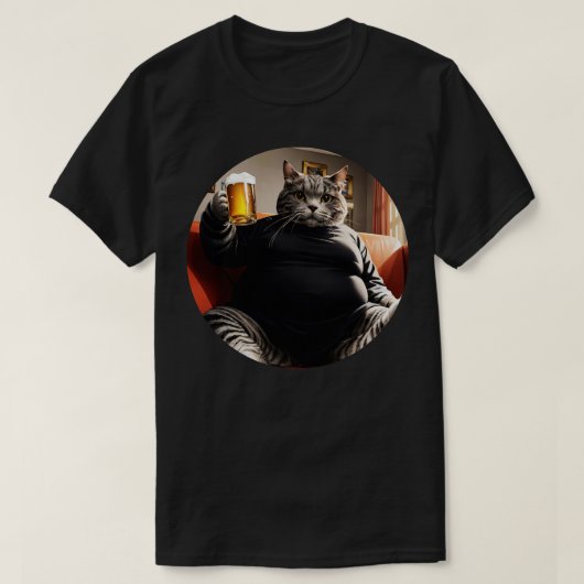 ビールをグラスに入れた太った猫 Tシャツ (デザイン正面)
