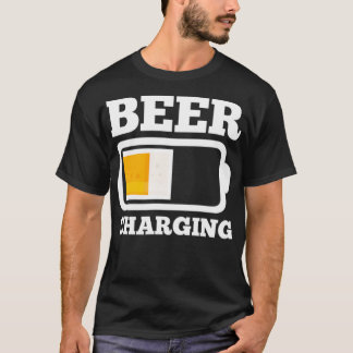 ビールを充電する皮肉なビールのジョークbeeをロード tシャツ