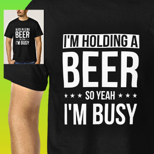 ビールを持って黒い忙しよ Tシャツ