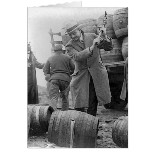ビールを樽破壊、1924年 (正面)