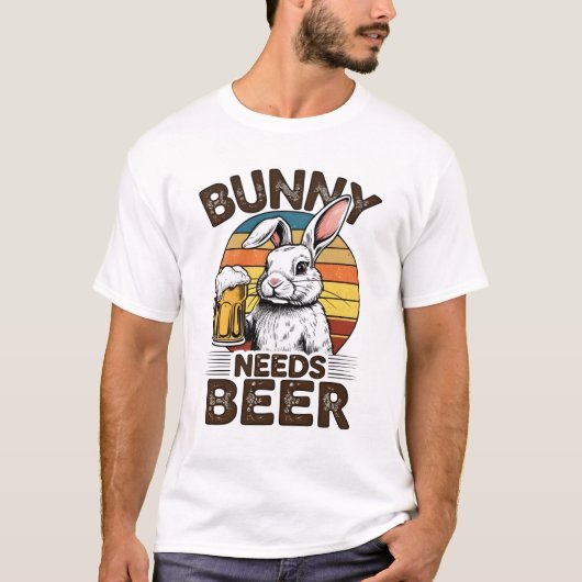 ビールを欲しがるウサギ ビール好きのための面白いデザイン Tシャツ (正面)