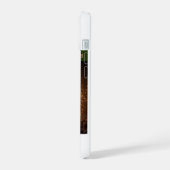 ビールを瓶ごと割る iPhone 15ケース (左側面)