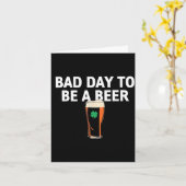 ビールを飲むには最悪の日 面白い聖パトリックの日 カード (黄色い花)