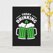 ビールを飲むシャムロックの楽しいカード カード (黄色い花)