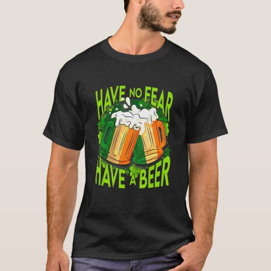 ビールを飲む心配はないSt patricks dayおもしろいDri Tシャツ (正面)