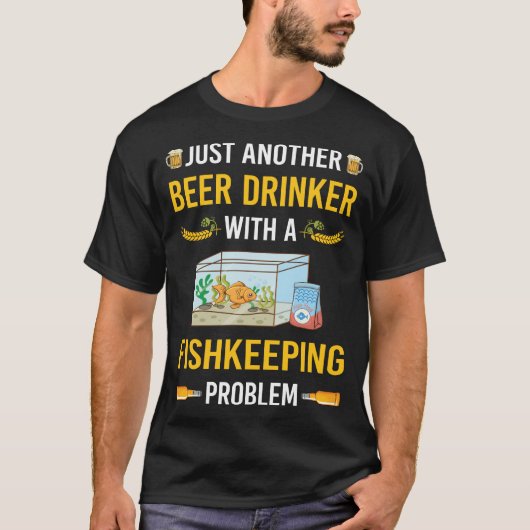 ビールを飲む魚の飼育係保魚 Tシャツ (正面)