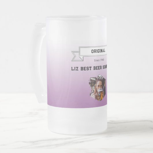 ビールソ最高のムリエバイオレットホワイトのグラデーションと写真 フロストグラスビールジョッキ (正面左)