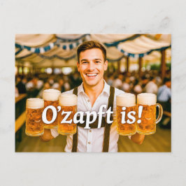 ビールテントでたくさんのビールジョッキを持つオクトーバーフェストの男性 シーズンポストカード