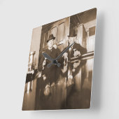 ビール写真の大広間バー1890年を飲んでいるヴィンテージの人 スクエア壁時計 (傾斜)