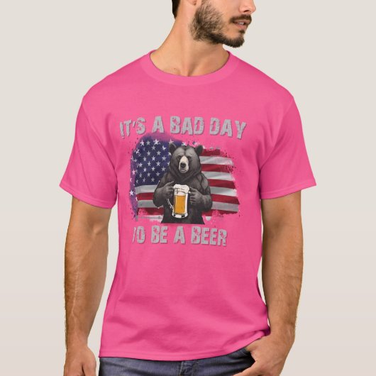 ビール熊がTを飲むのは悪おもしろいい日だ – Tシャツ (正面)