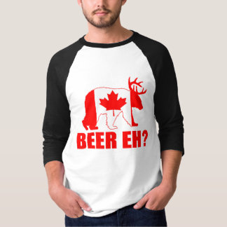 ビールEHか。 おもしろいなくまのシカのカナダ人の旗 Tシャツ