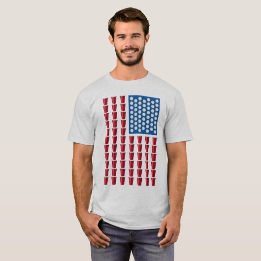ビールPongの飲むゲームの米国旗 Tシャツ (正面フル)
