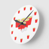 ビールPong電池の時計 ラウンド壁時計 (傾斜)