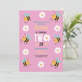 ビー誕生日招待状パーティーピンクデイジー2 2 招待状 (スタンド正面)