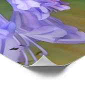 ビー飛んでいるからパープルリリー花水彩スタイル ポスター (角)