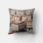 ピアッツァ・マグジョア広場とサン・ペトルの空の眺め クッション (裏面)