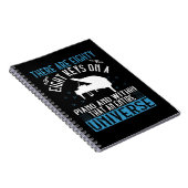 ピアノと内部に88鍵がある ノートブック (右側)