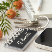 ピアノの白黒キーボードでのあなたの名前 キーホルダー (正面右)