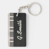 ピアノの白黒キーボードでのあなたの名前 キーホルダー (裏面)