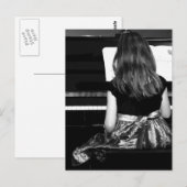 ピアノの練習。白黒写真 ポストカード (正面/裏面)